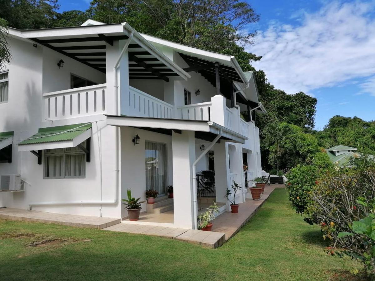 Bottle Palm Villa Вікторія Екстер'єр фото
