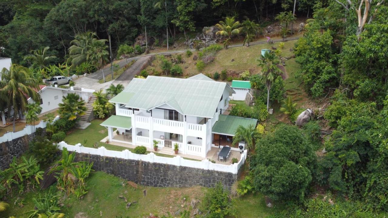 Bottle Palm Villa Вікторія Екстер'єр фото