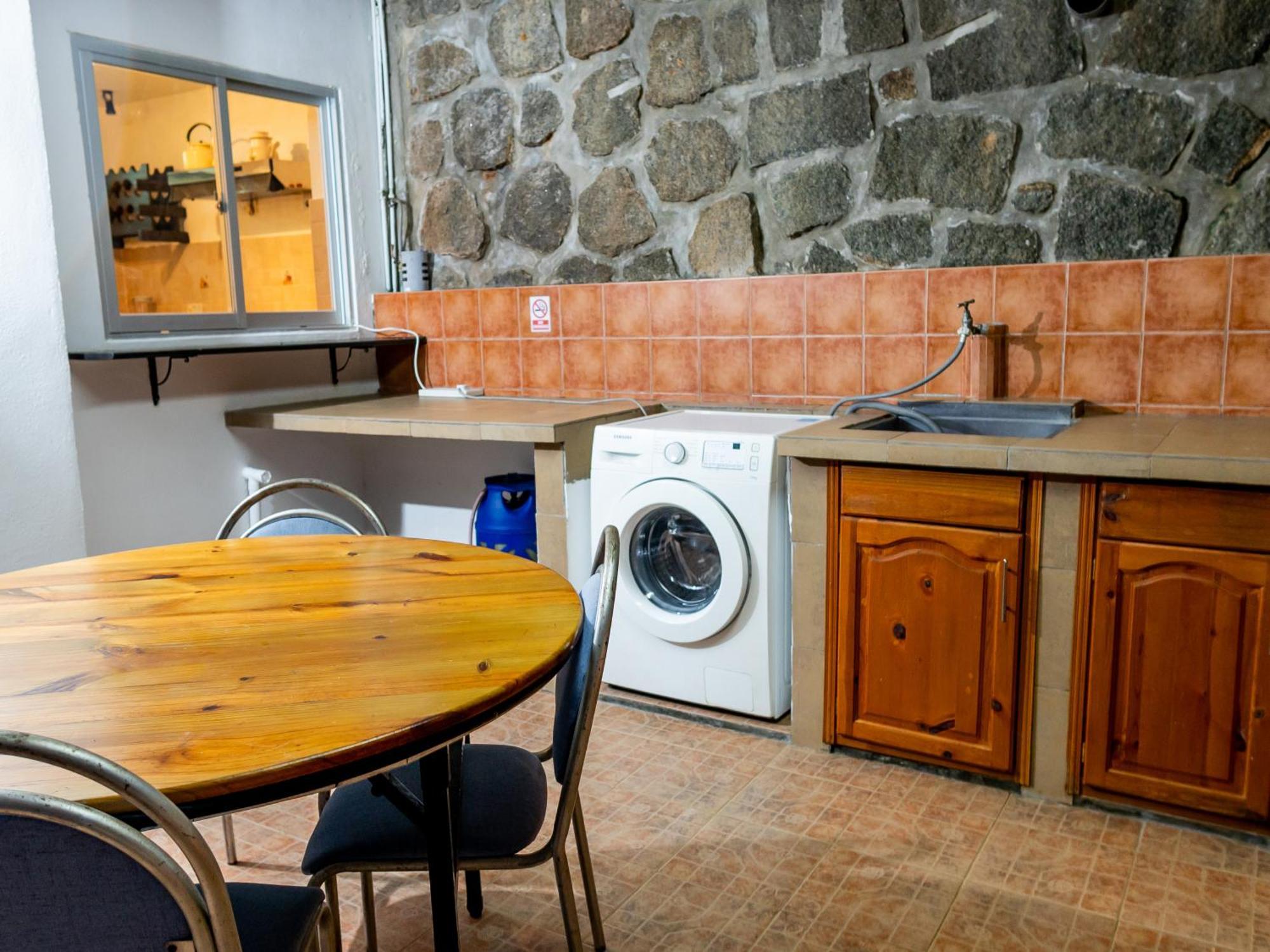 Bottle Palm Villa Вікторія Екстер'єр фото