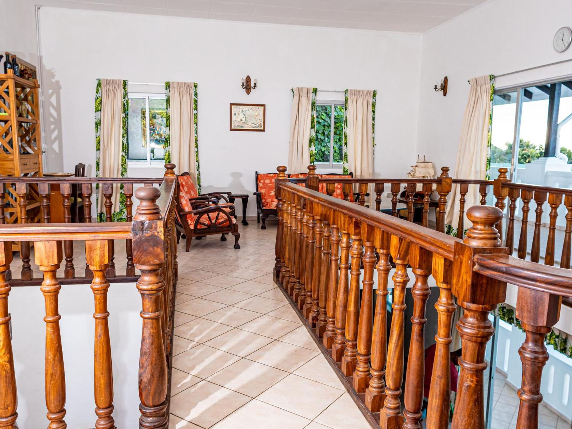 Bottle Palm Villa Вікторія Екстер'єр фото
