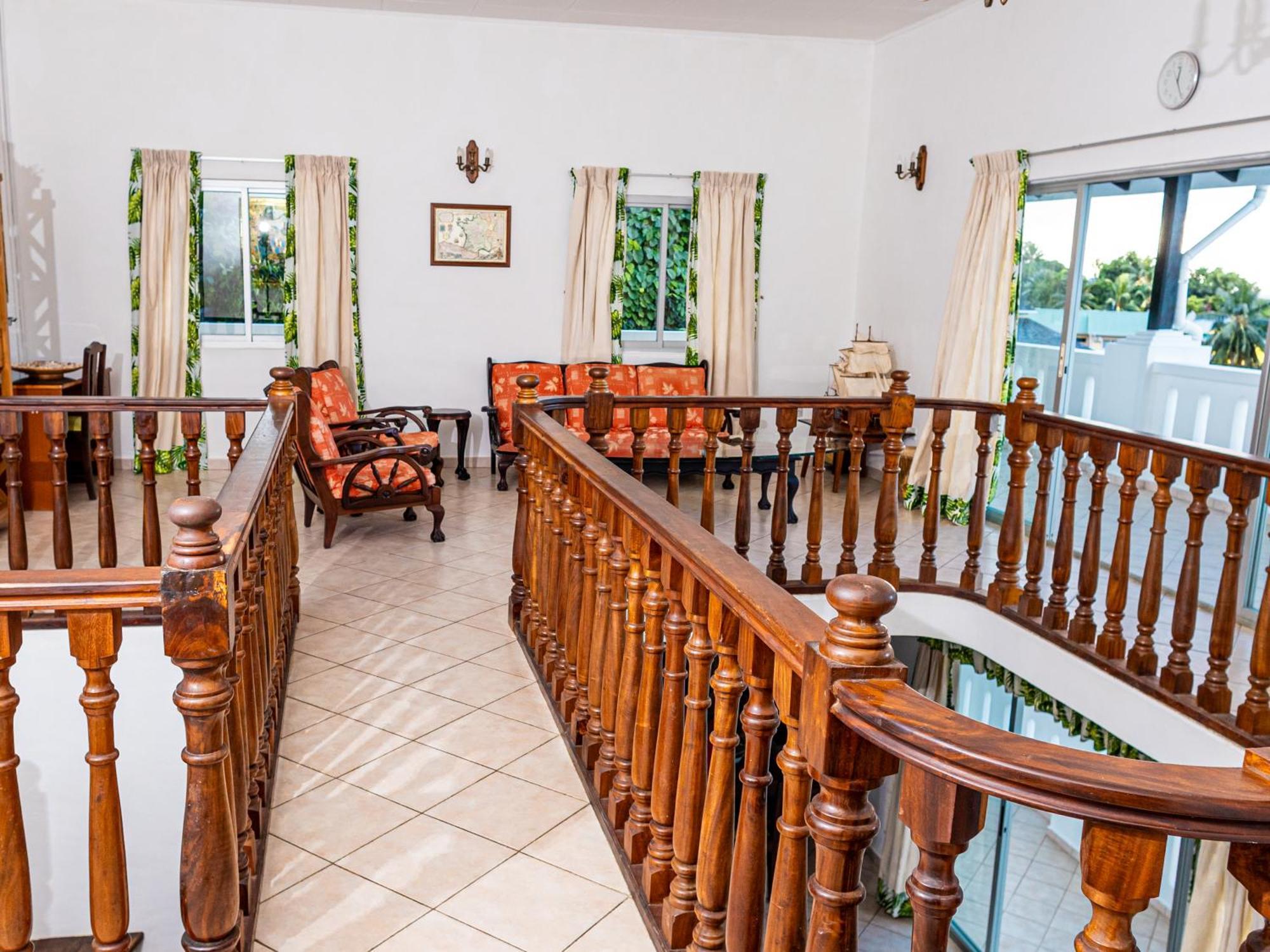 Bottle Palm Villa Вікторія Екстер'єр фото