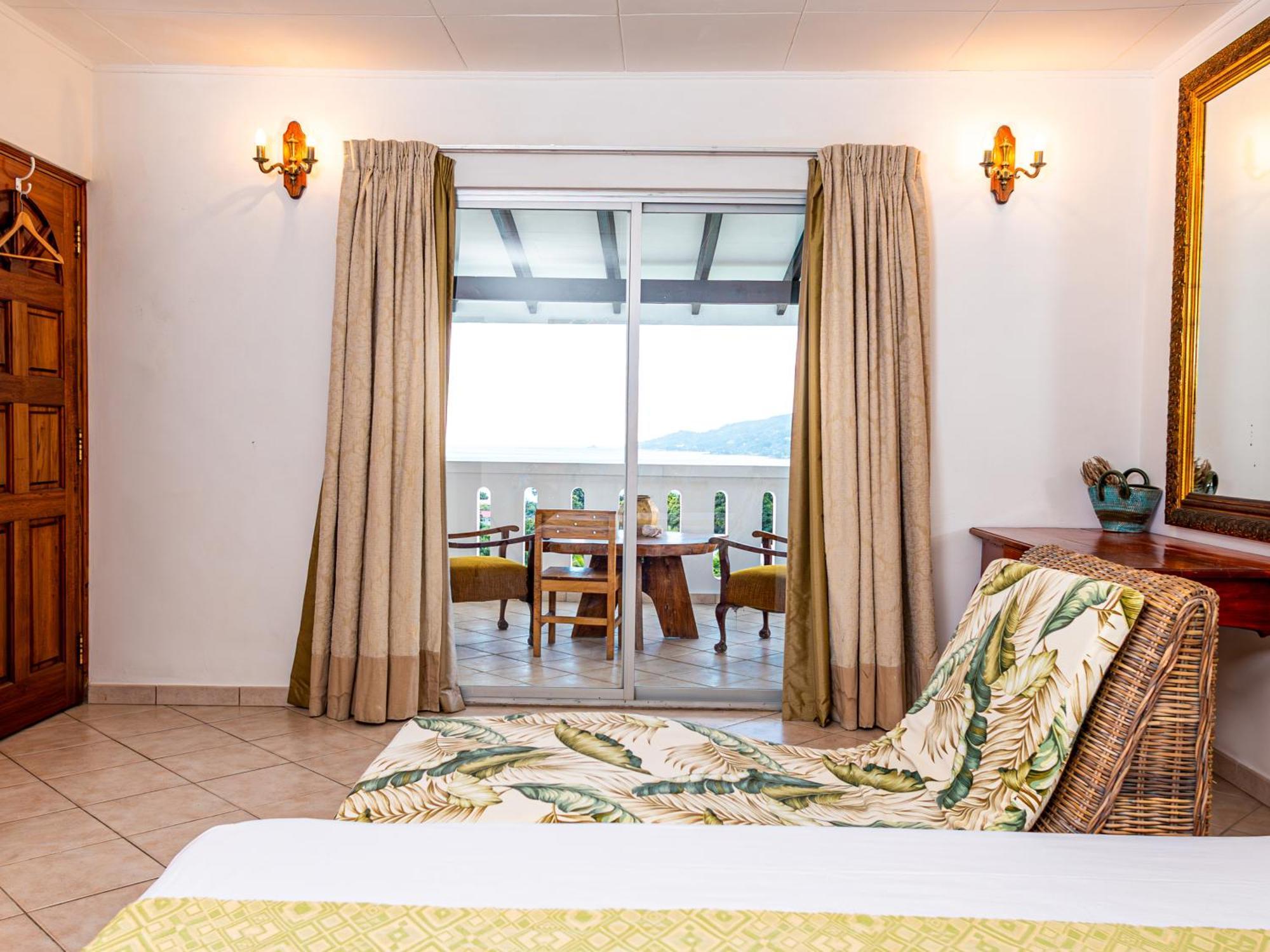 Bottle Palm Villa Вікторія Екстер'єр фото