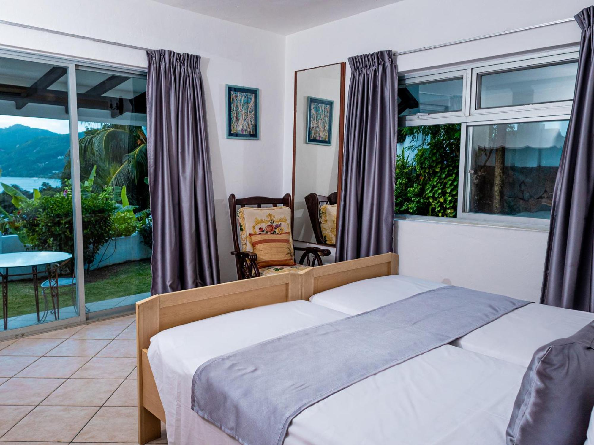 Bottle Palm Villa Вікторія Екстер'єр фото