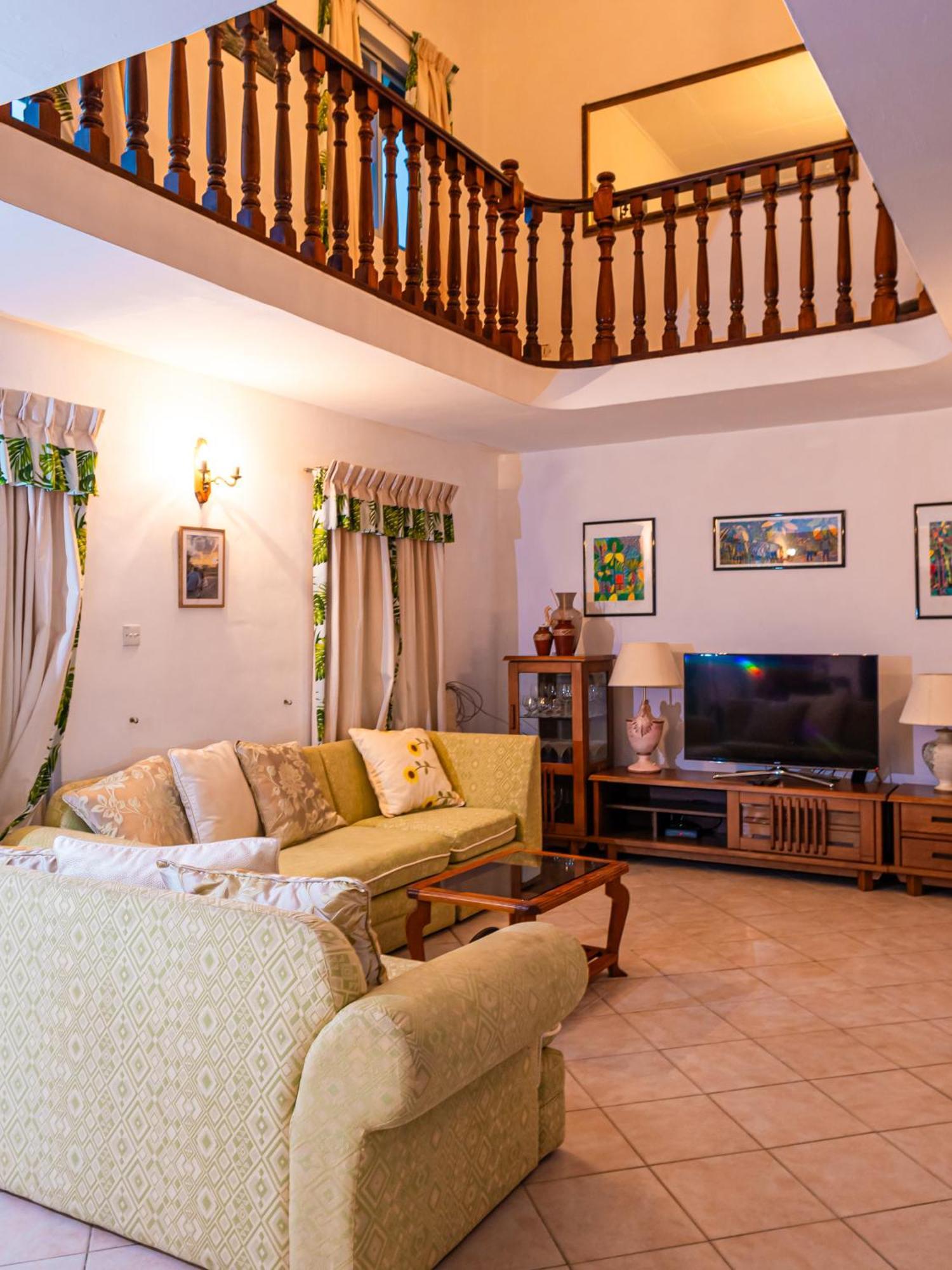 Bottle Palm Villa Вікторія Екстер'єр фото