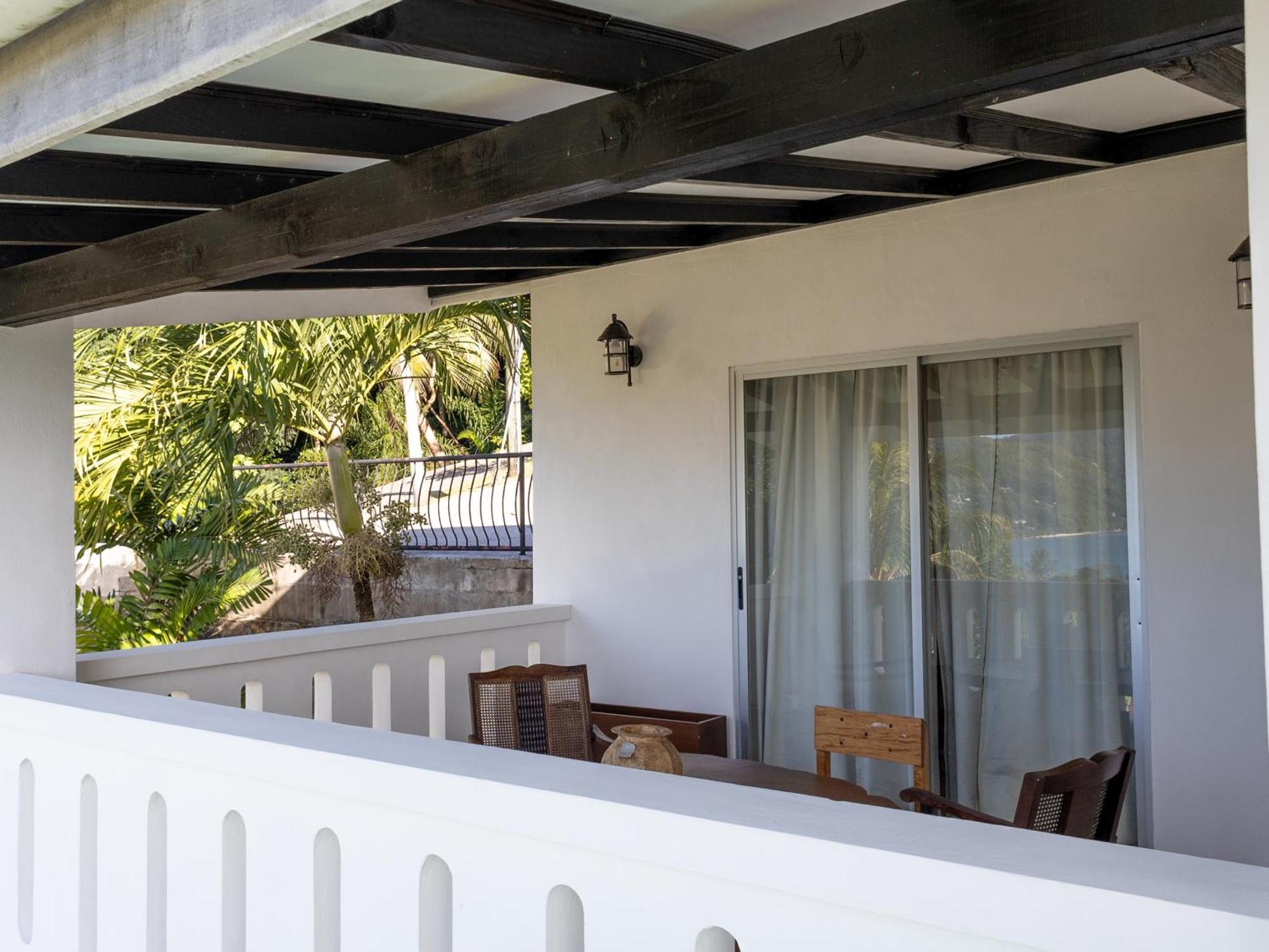 Bottle Palm Villa Вікторія Екстер'єр фото