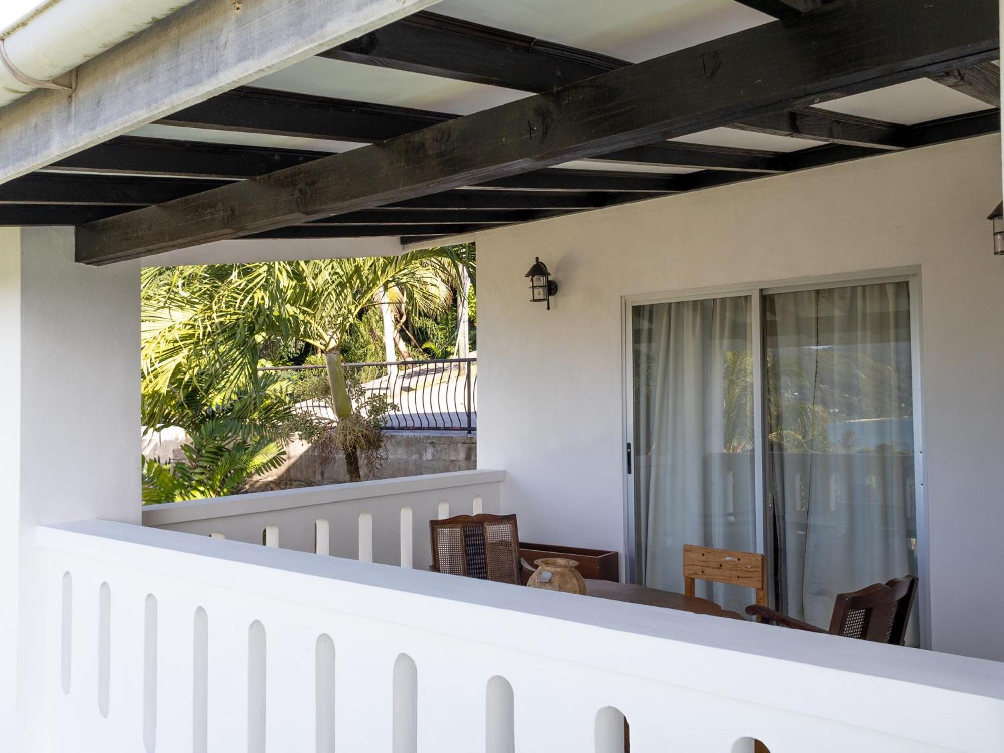 Bottle Palm Villa Вікторія Екстер'єр фото