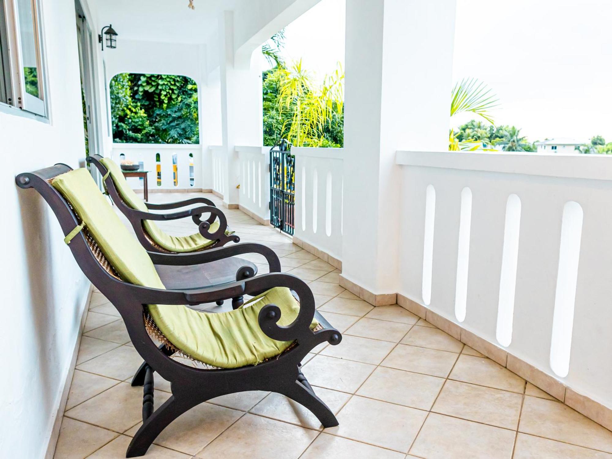 Bottle Palm Villa Вікторія Екстер'єр фото